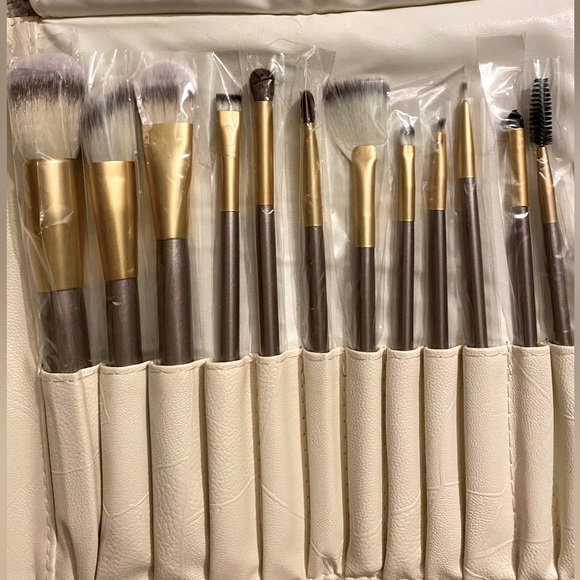 Other - 12 Makeup Brushes